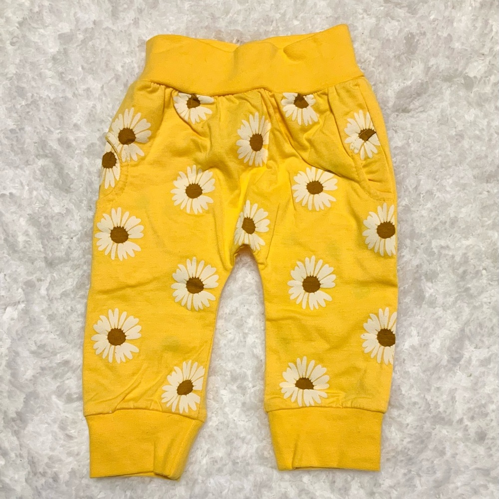 Flower outfit - Picture 3 of 3